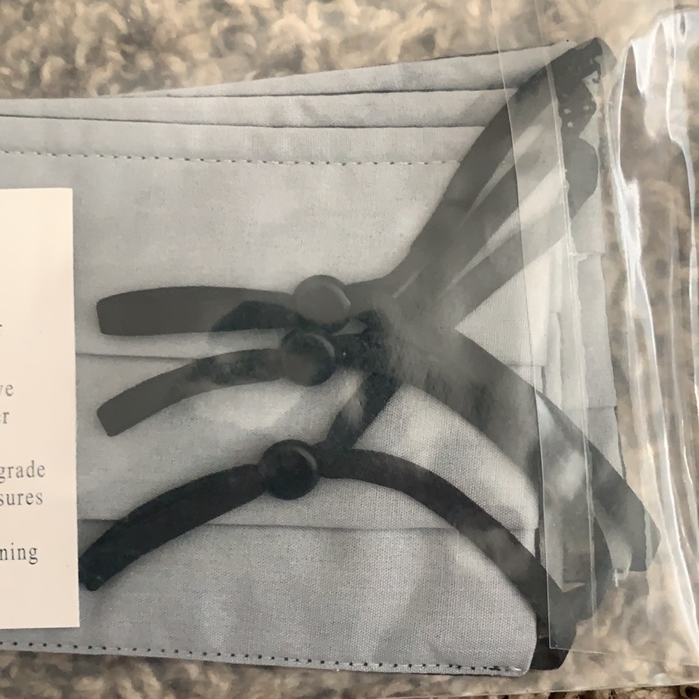 Gap Factory 3-Pack Adult Cloth Face Mask, All Black - Picture 3 of 6